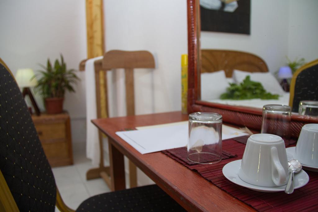 Alvi Star Inn Туладу Номер фото